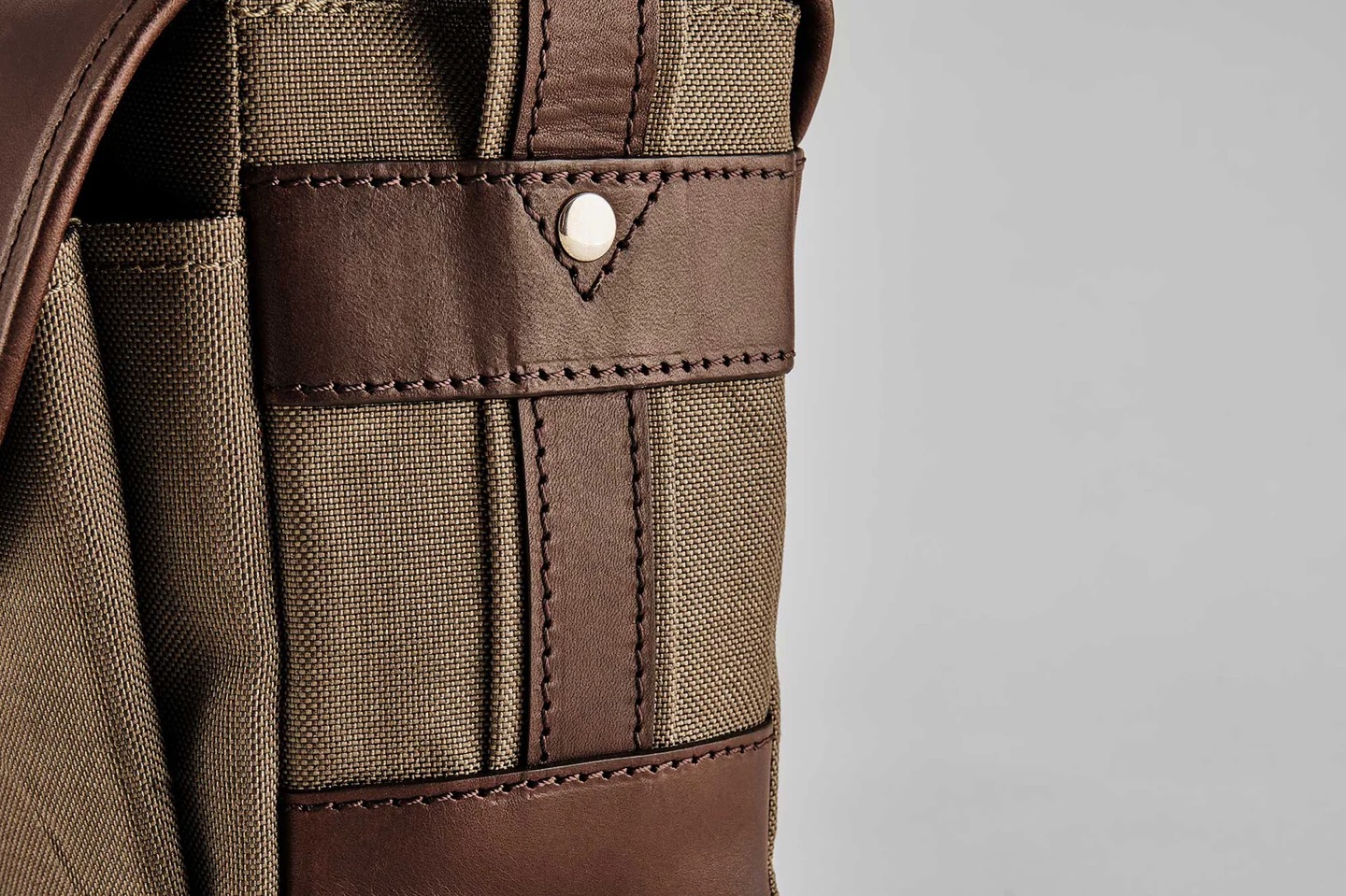 Leica 라이카 Oberwerth Bayreuth olive / dark brown
