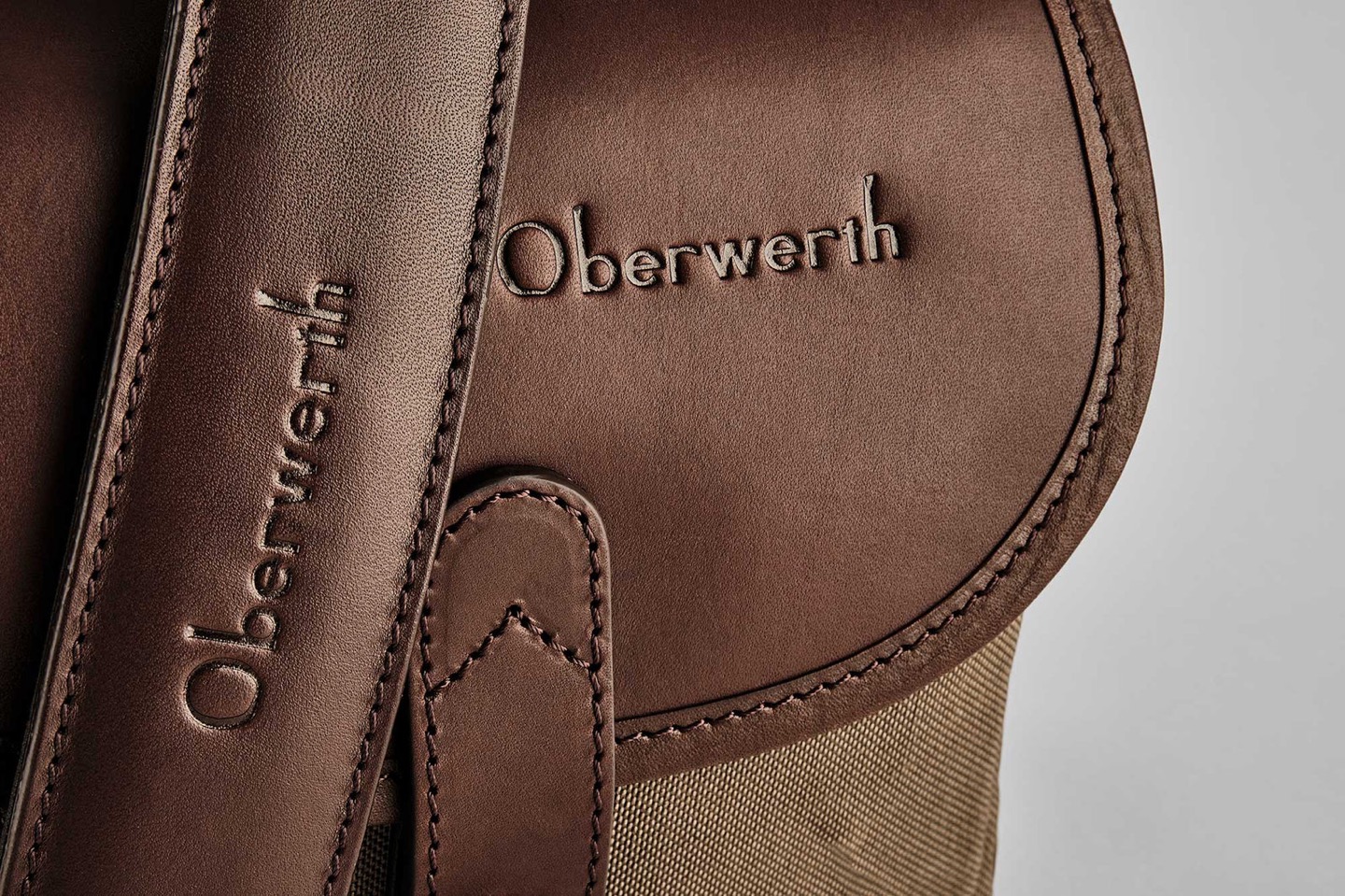 Leica 라이카 Oberwerth Bayreuth olive / dark brown