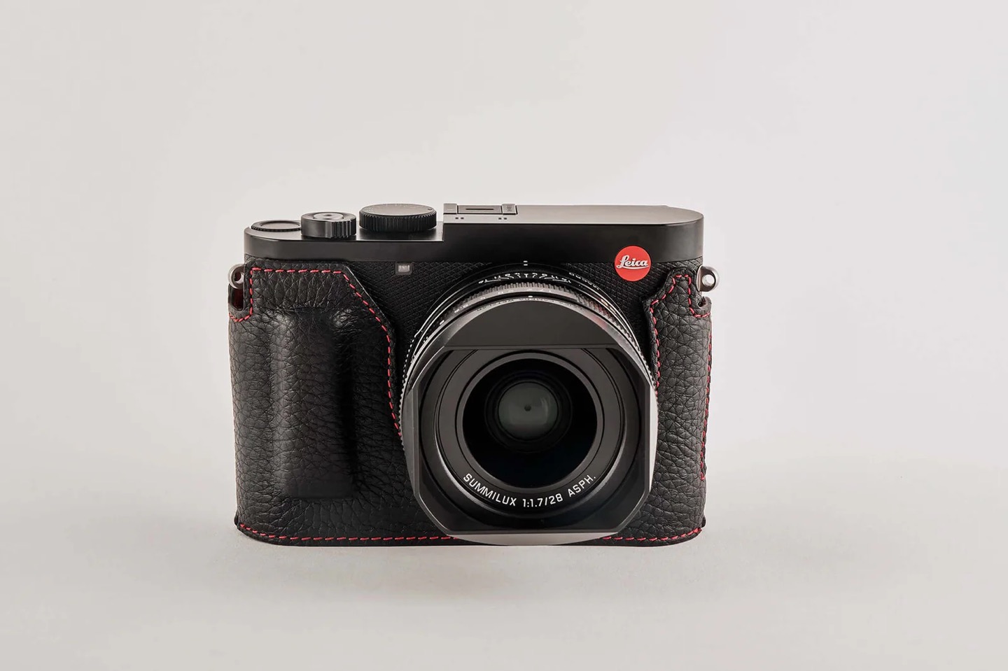 Leica 라이카 TagCase© Casual Line Leder for Leica Q3 Cow-Hide black lining red