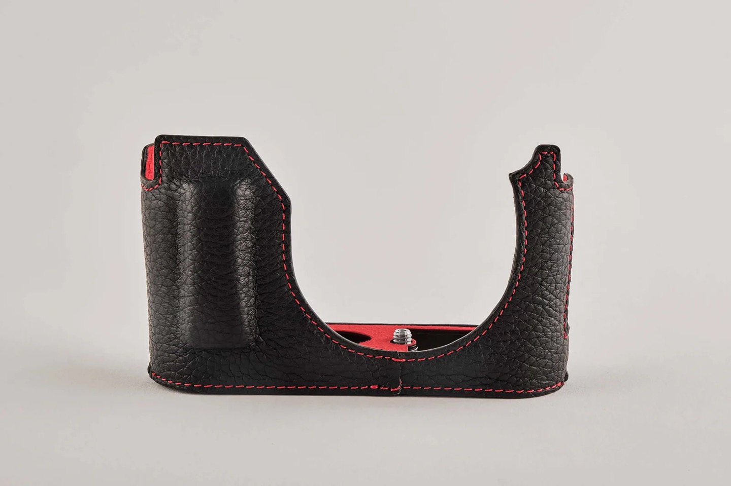 Leica 라이카 TagCase© Casual Line Leder for Leica Q3 Cow-Hide black lining red